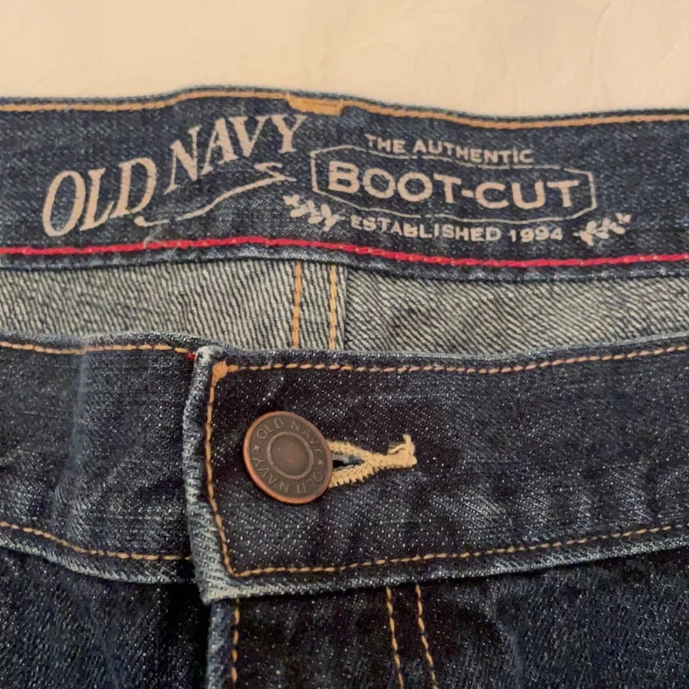 Great Old Navy Boot Cut Blue Jeans (OLCC)